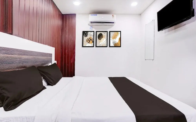 Comfy Stays at Lokhandwala Andheri West