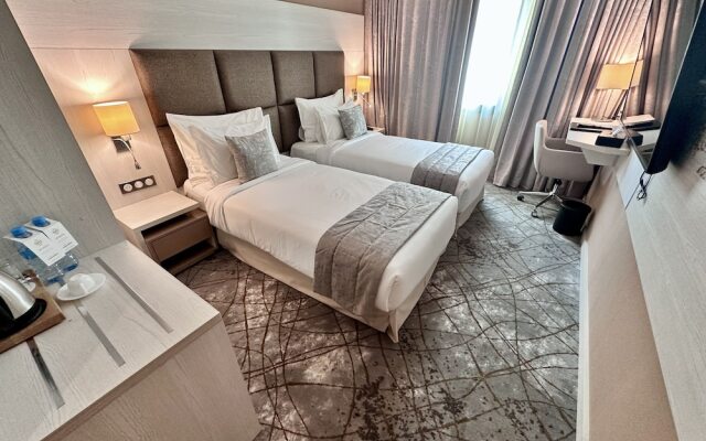 2H Hotel