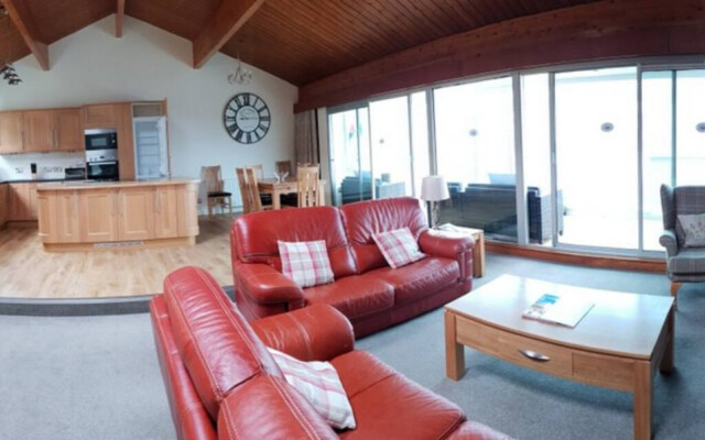 Loch Rannoch Highland Lodge 7