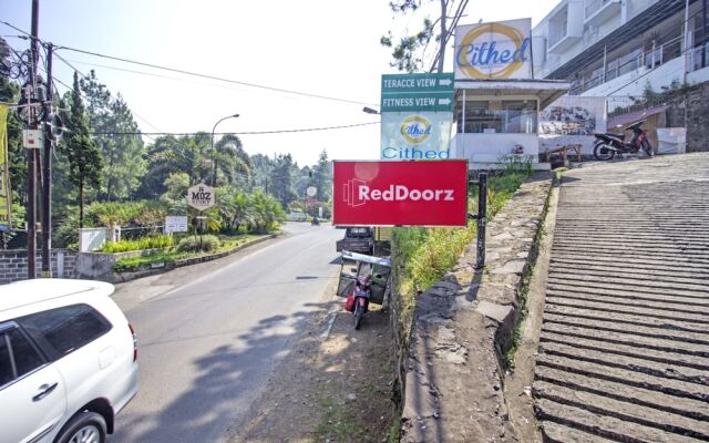 RedDoorz Plus @ Sersan Bajuri 2