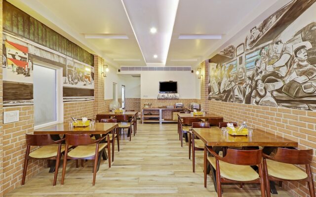 Capital O 2242 Hotel Yuvraj Deluxe