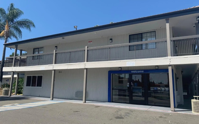 Motel 6 Santa Ana, CA