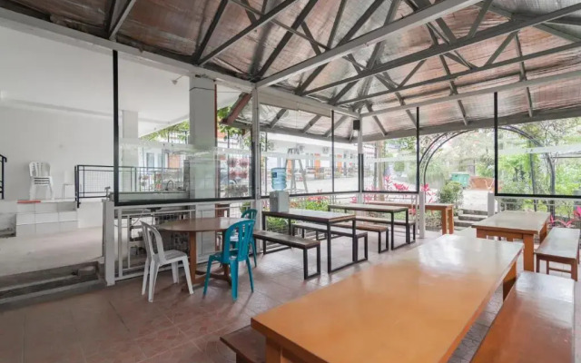 Urbanview Hotel Kazanan Lembang Bandung by RedDoorz