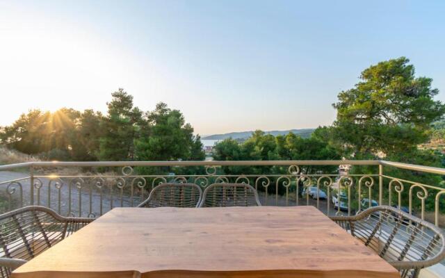 SithoniaRS Luxury Apartment 2nd Floor with Sea View