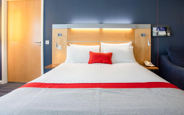 Holiday Inn Express Dunfermline by IHG