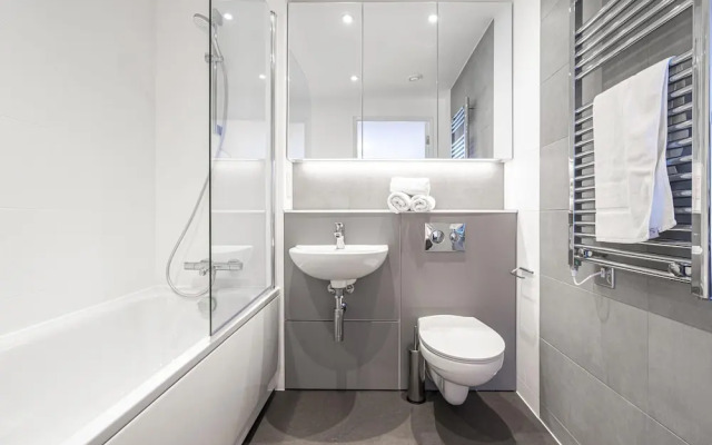 Superb Flat With Community Vibe