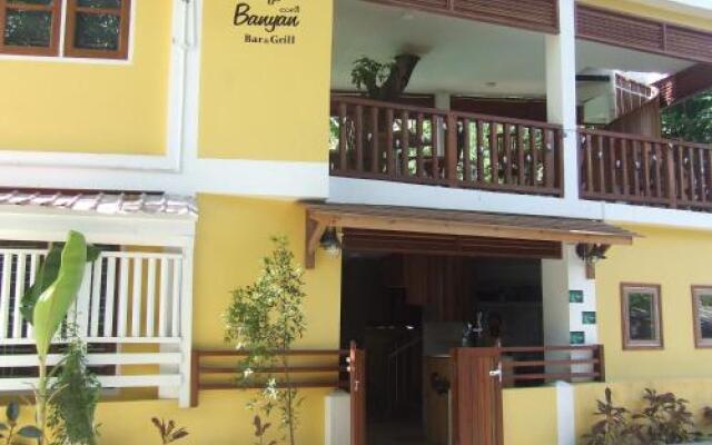 Ngapali Banyan Boutique Hostel