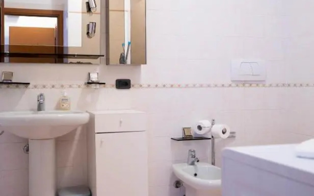 V12 Apartments - Tadini 14