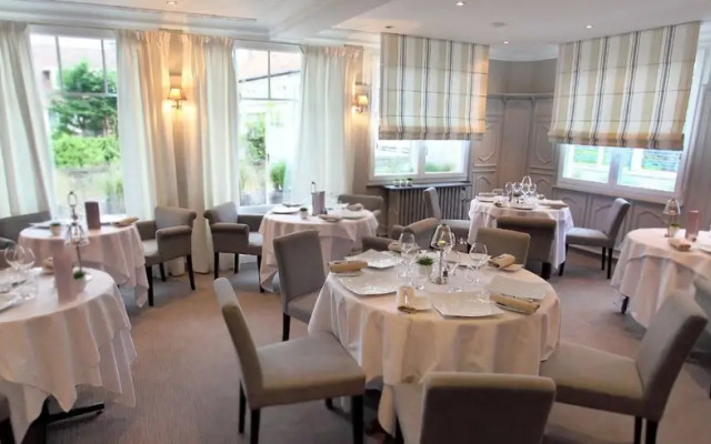 Hostellerie De La Riviere