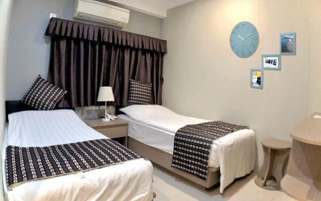 Holiday Hotel