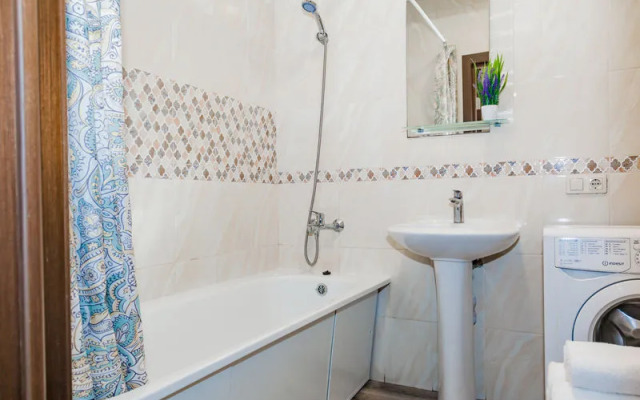 Апартаменты Би-Флэтс на ул. Лазурная