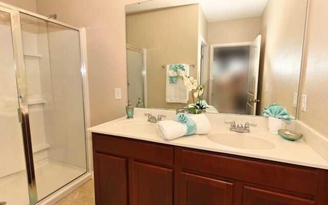 Townhome with Pool at Solterra