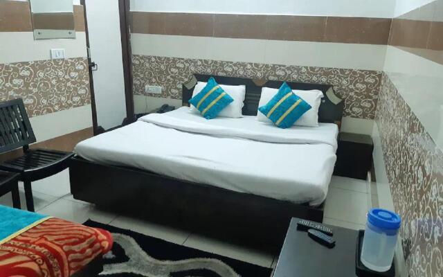 Goroomgo Hotel Ishan Katra