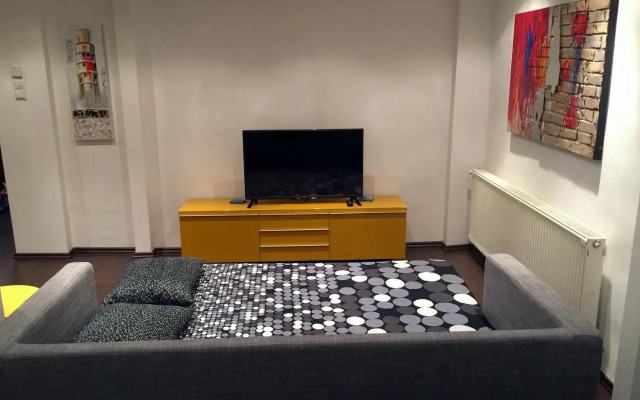 Kodaly Art Apartment