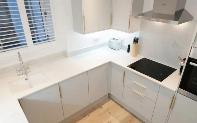 Stunning Newly Refurbished 2BD Shoreditch Flat