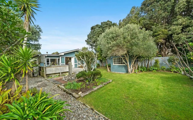 The Long House - Waikanae Holiday Home