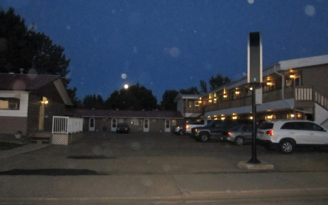 Lamplighter Viking Motel