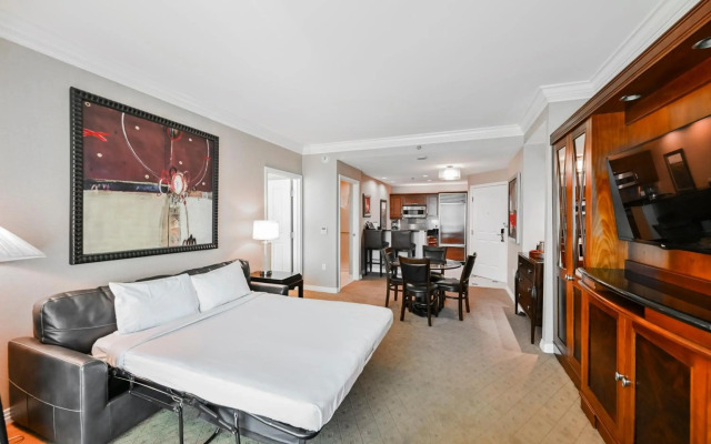 StripViewSuites at Signature
