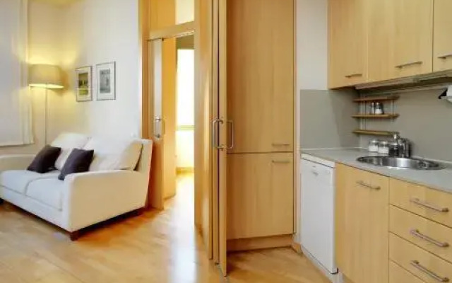 Fewdays Barcelona Apartments