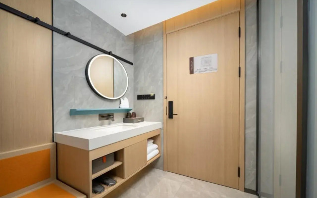 Days Inn By Wyndham Zhuhai Gongbei Port