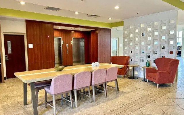 Holiday Inn Hotel And Suites Covington