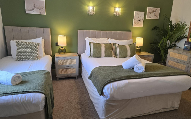 Eyre Court Hotel