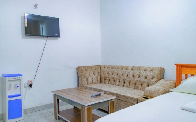 Yomoke Hotel Miritini