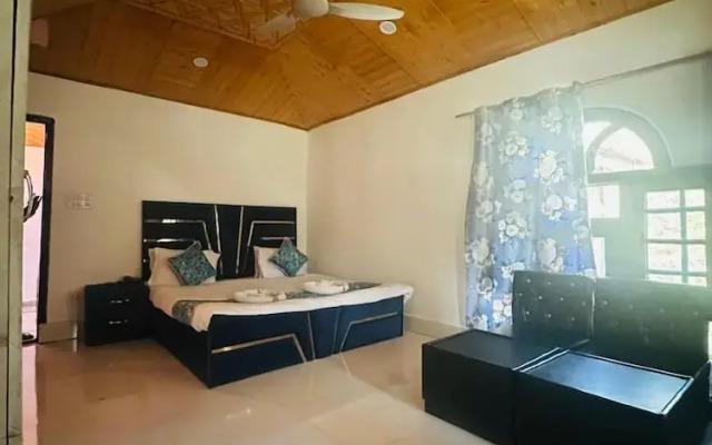 Barzam Lake View Resort
