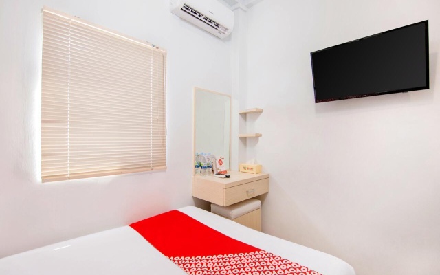 OYO 1177 WBS Residence – Guest Rooms – Medan