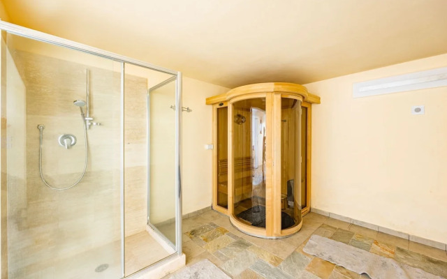 Pool Villa Angela Whirlpool