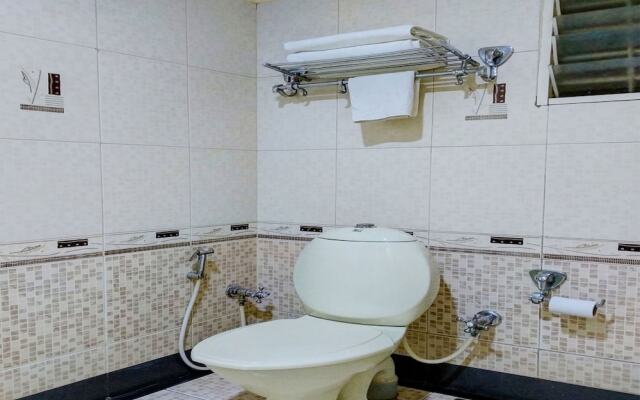 OYO 10437 Hotel Hibiscus INN