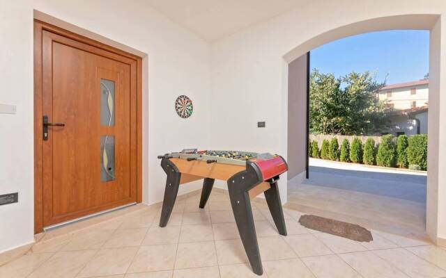 Charming 6-bed Villa in Vižinada