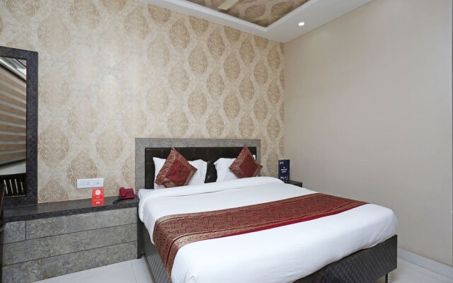 OYO 10338 Hotel Aadesh Palace