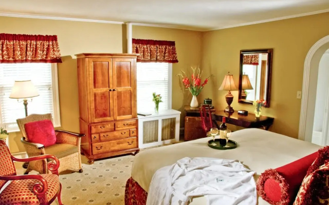 Mid Pines Inn & Golf Club