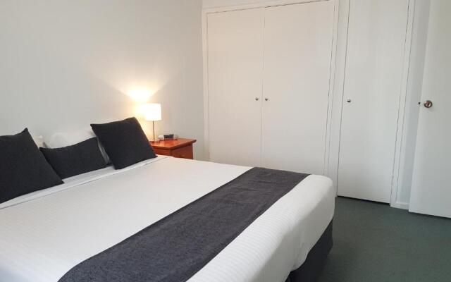 Mid City Motor Inn