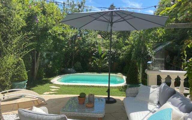 Cap d'Antibes 50m from the beach 3 bedrooms/Pool
