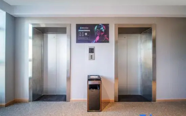 Thunderobot Hotel