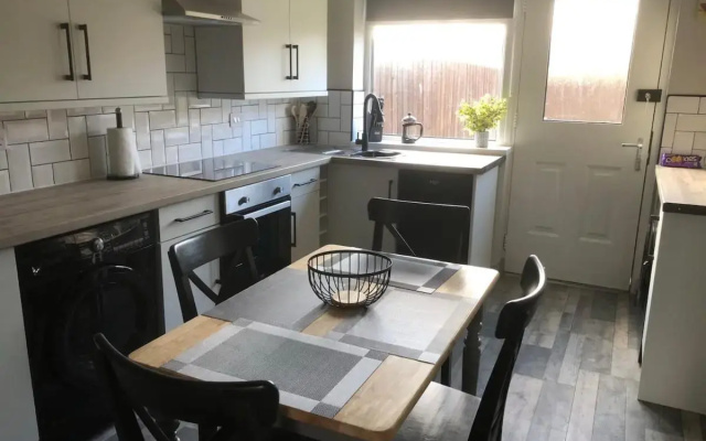 Rowan Place 5 Bedroom Off Street Parking Accommodation