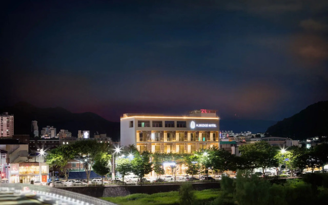 N Bridge Hotel