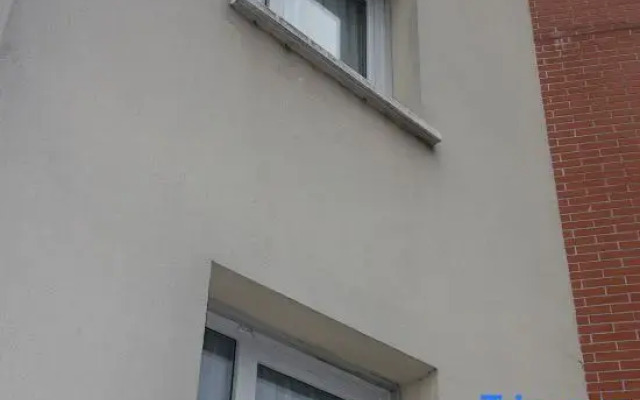 Studio 106, Between City and River