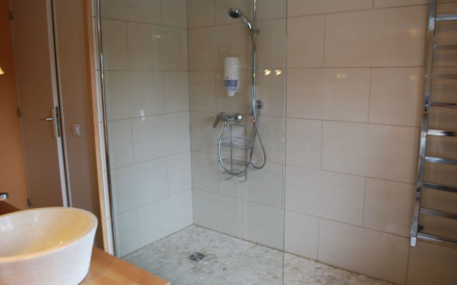 Le Ranch des Lacs, Hôtel Restaurant à Augne