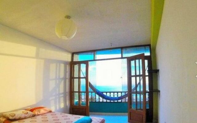 Frogs Surf Hostel Huanchaco