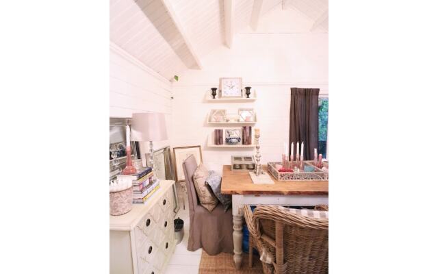 Boho Chic House for 5 With Garden