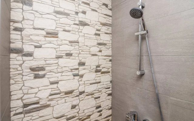 Villa Nives - Three-bedroom Villa With Terrace and Sea View