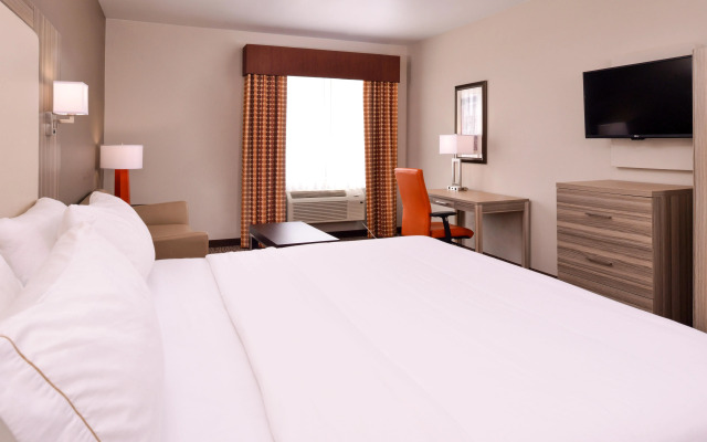 Holiday Inn Express & Suites Williams by IHG