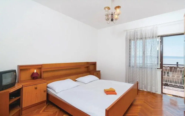 Amazing Home in Jesenice Bajnice With Wifi and 2 Bedrooms