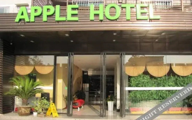 apple holiday inn