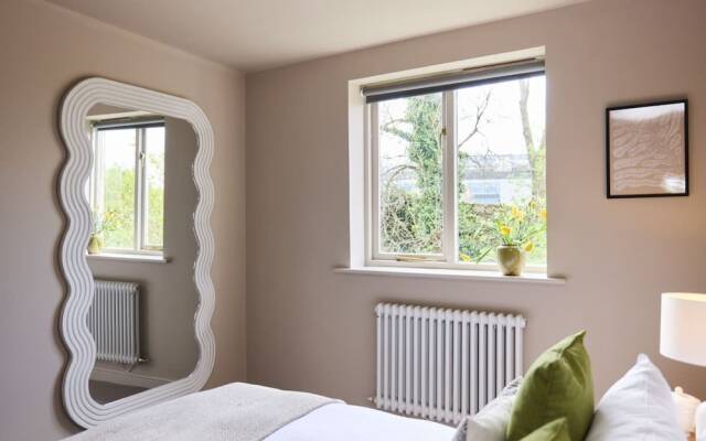 The Twickenham Wonder - Lovely 1bdr Flat With Parking