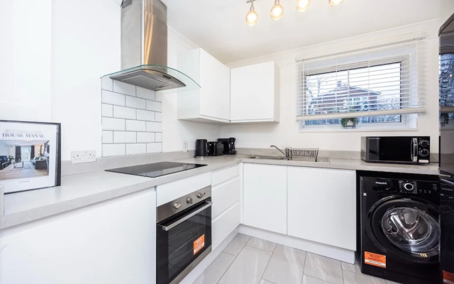 London Oasis Apartment Escape