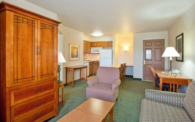 Staybridge Suites, Lincolnshire by IHG